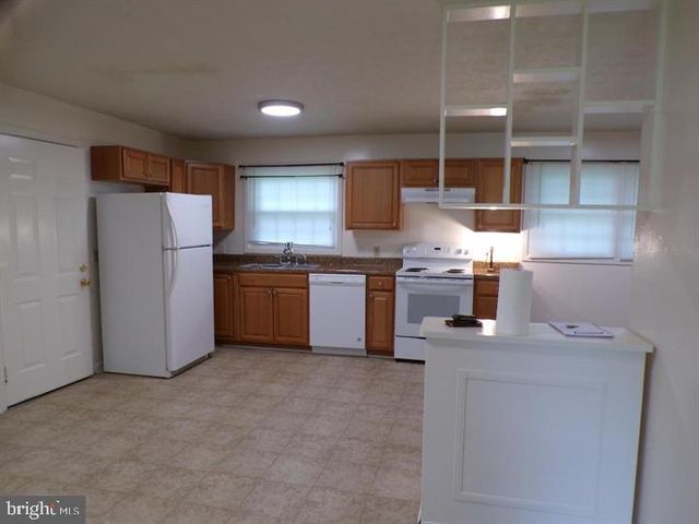 111 WALNUT DR, Fredericksburg, VA 22405