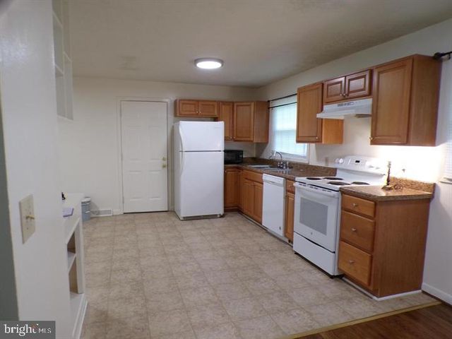 111 WALNUT DR, Fredericksburg, VA 22405