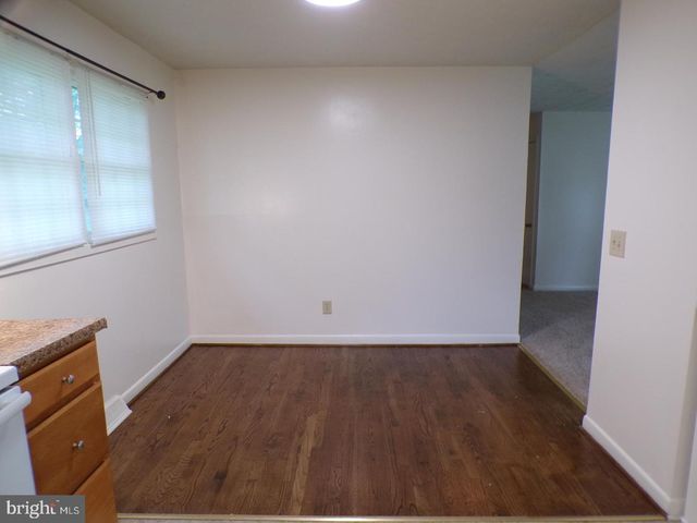 111 WALNUT DR, Fredericksburg, VA 22405