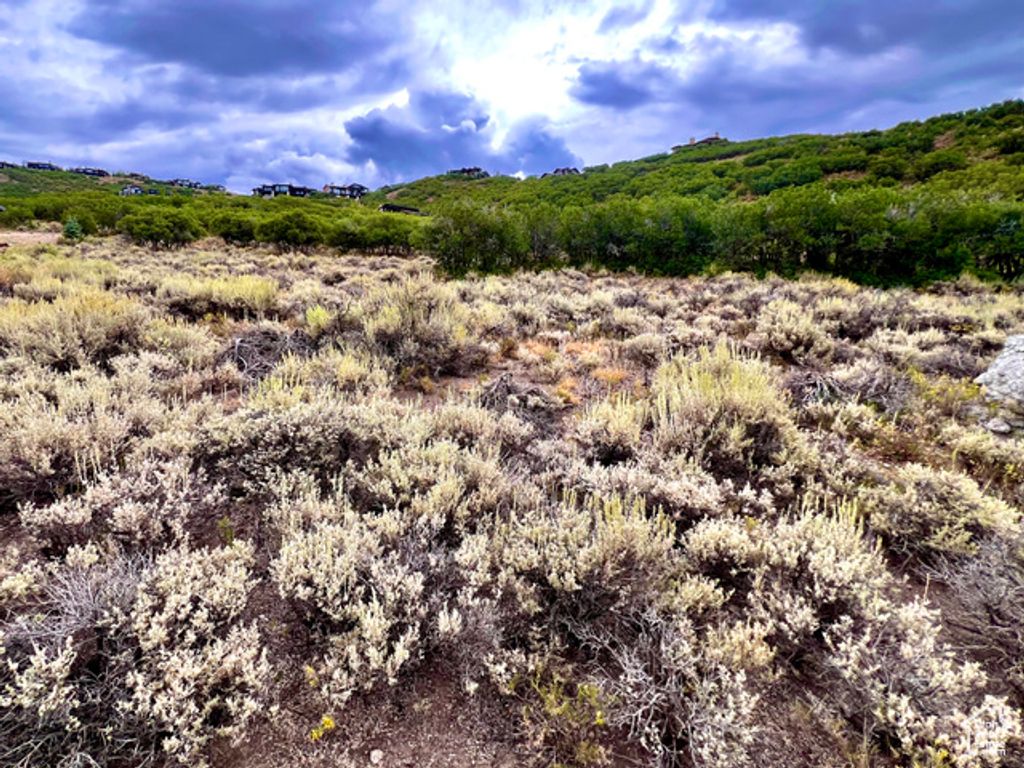 Image 5 of property listing at 695 E CANYON GATE RD # 66, Park City, UT 84098