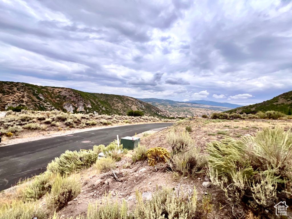 Image 10 of property listing at 695 E CANYON GATE RD # 66, Park City, UT 84098