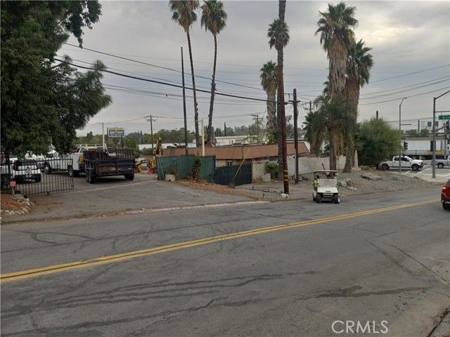 6021 Tarragona, Jurupa Valley, CA 92509