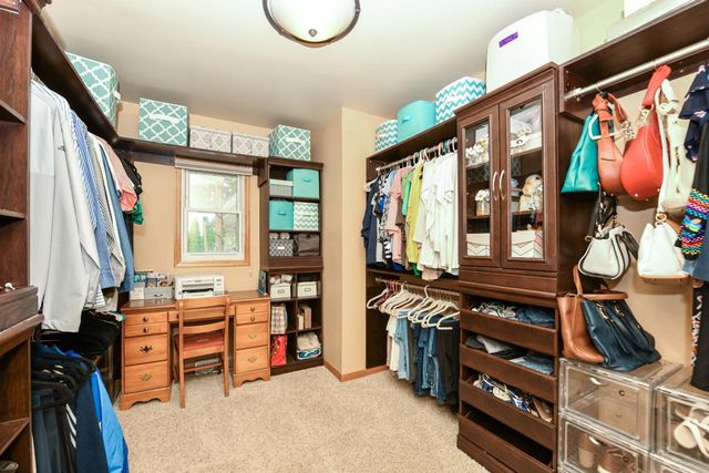 17615 Continental DRIVE, Brookfield, WI 53045