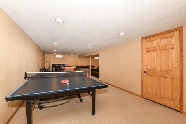 17615 Continental DRIVE, Brookfield, WI 53045