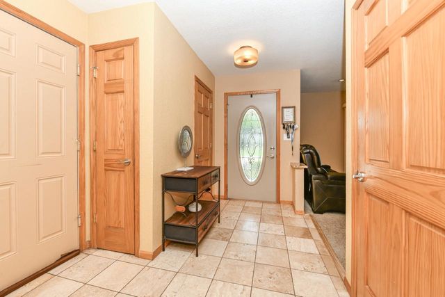 17615 Continental DRIVE, Brookfield, WI 53045