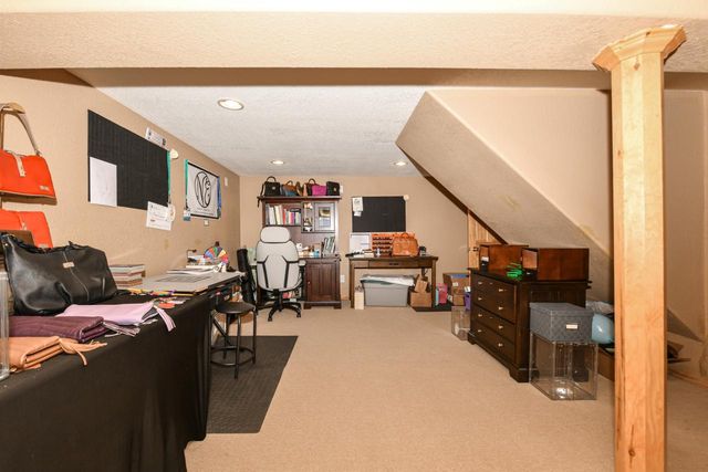 17615 Continental DRIVE, Brookfield, WI 53045