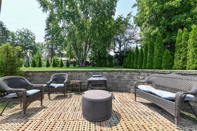 17615 Continental DRIVE, Brookfield, WI 53045