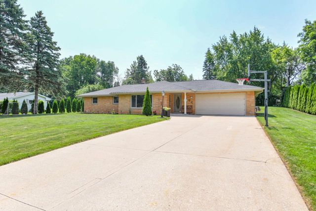17615 Continental DRIVE, Brookfield, WI 53045