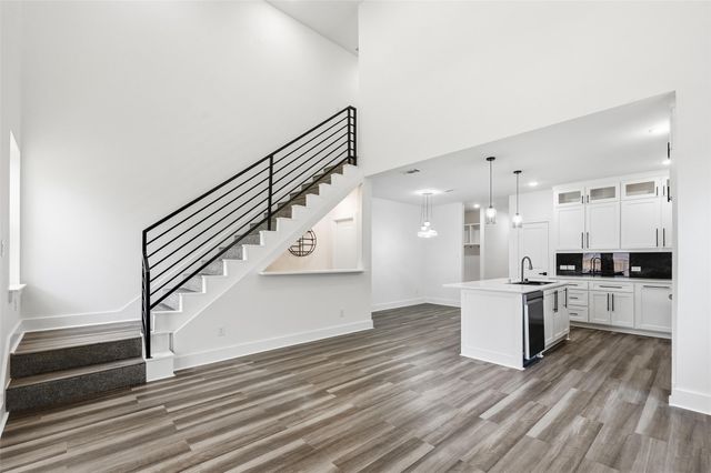 4448 Marcell Avenue, Dallas, TX 75211