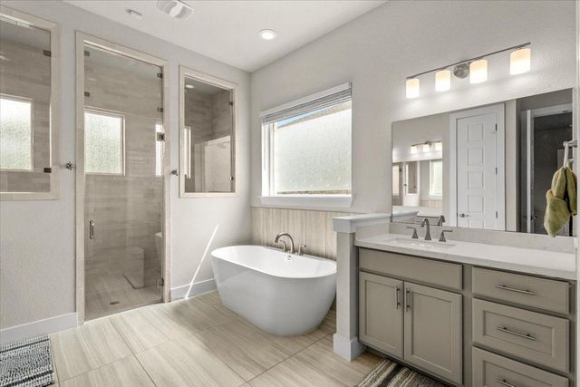 200 Great Lawn BND, Liberty Hill, TX 78642