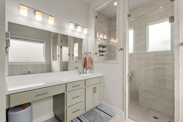 200 Great Lawn BND, Liberty Hill, TX 78642