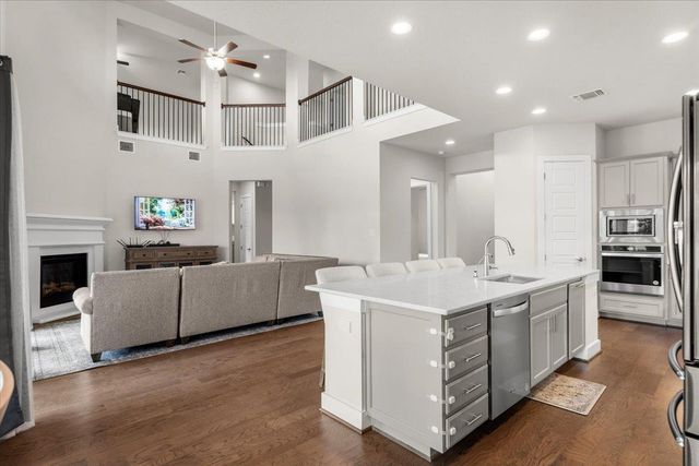 200 Great Lawn BND, Liberty Hill, TX 78642