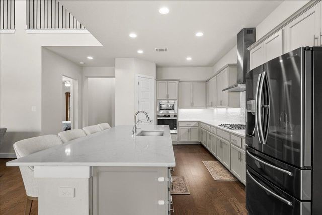 200 Great Lawn BND, Liberty Hill, TX 78642