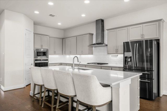 200 Great Lawn BND, Liberty Hill, TX 78642