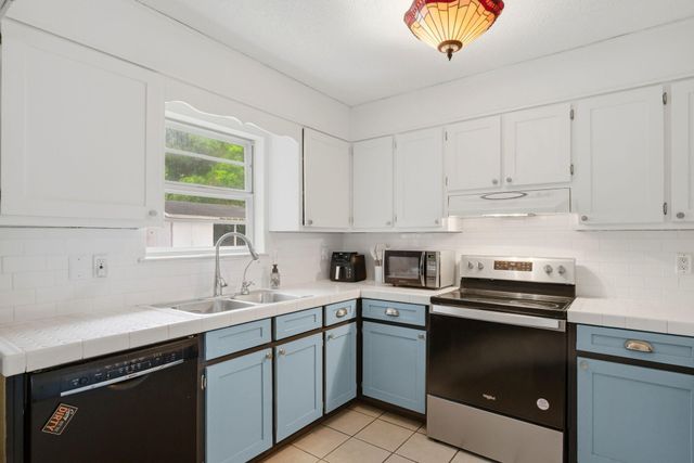 2623 Green Bay Avenue, Pensacola, FL 32526