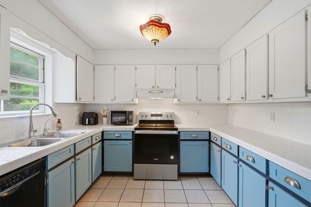 2623 Green Bay Avenue, Pensacola, FL 32526