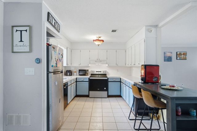 2623 Green Bay Avenue, Pensacola, FL 32526