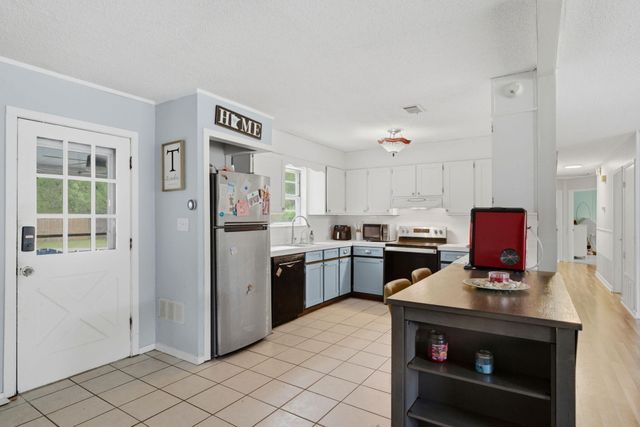 2623 Green Bay Avenue, Pensacola, FL 32526