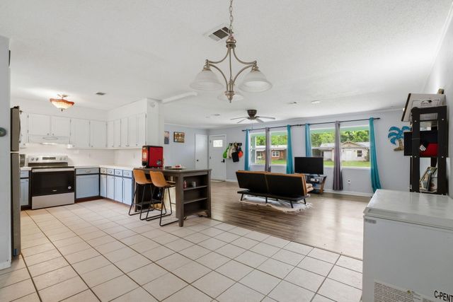 2623 Green Bay Avenue, Pensacola, FL 32526