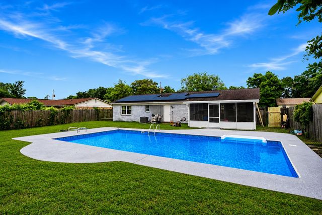 2623 Green Bay Avenue, Pensacola, FL 32526