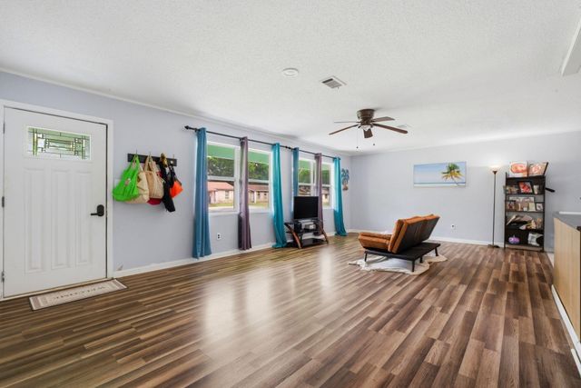 2623 Green Bay Avenue, Pensacola, FL 32526