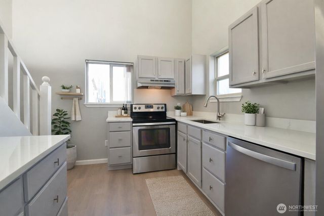 1702 S G Street, Tacoma, WA 98405