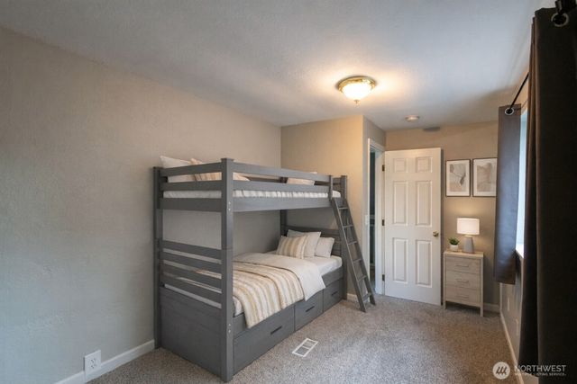 1702 S G Street, Tacoma, WA 98405