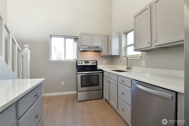 1702 S G Street, Tacoma, WA 98405