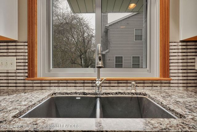 2861 River Pointe Drive, Holt, MI 48842