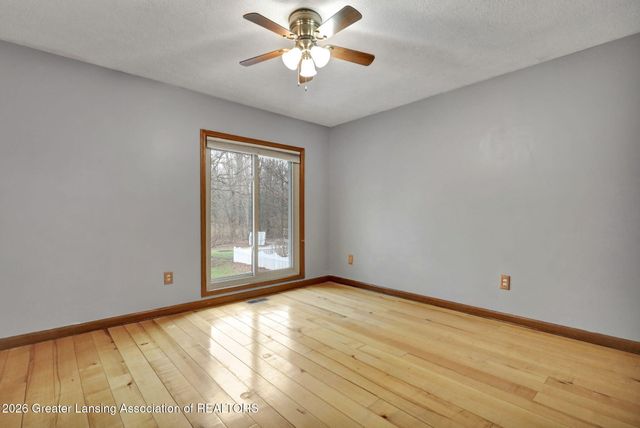 2861 River Pointe Drive, Holt, MI 48842