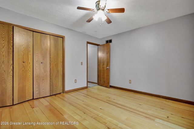 2861 River Pointe Drive, Holt, MI 48842