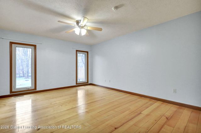 2861 River Pointe Drive, Holt, MI 48842