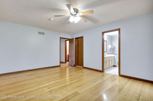 2861 River Pointe Drive, Holt, MI 48842