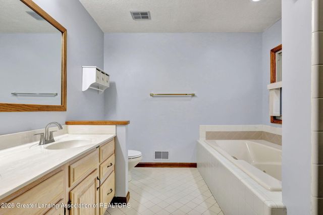 2861 River Pointe Drive, Holt, MI 48842