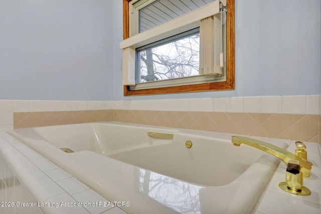 2861 River Pointe Drive, Holt, MI 48842