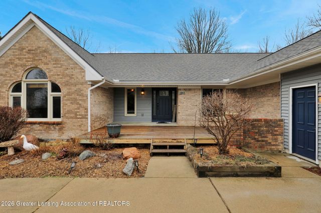 2861 River Pointe Drive, Holt, MI 48842