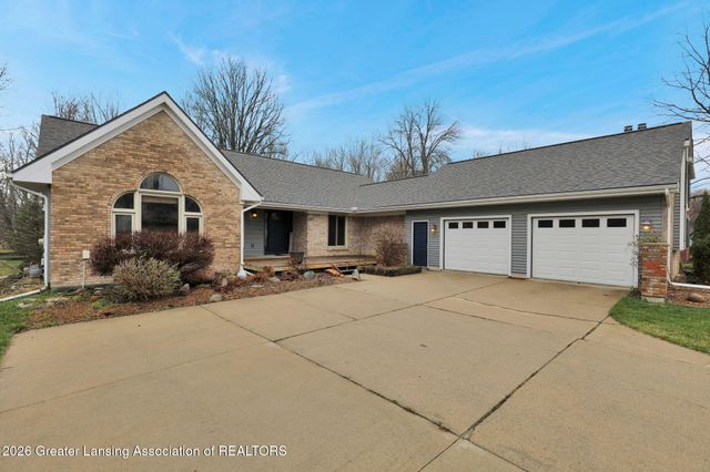 2861 River Pointe Drive, Holt, MI 48842