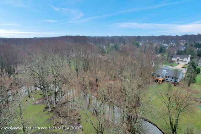 2861 River Pointe Drive, Holt, MI 48842