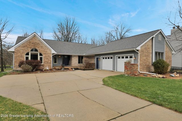 2861 River Pointe Drive, Holt, MI 48842