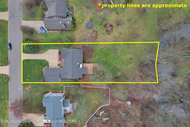 2861 River Pointe Drive, Holt, MI 48842