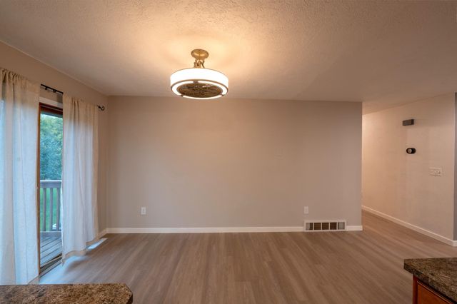 4725 SE 30th Ave SE, Minot, ND 58701