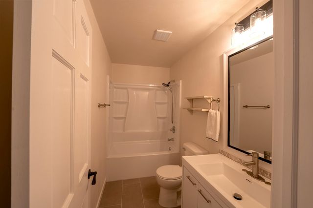 4725 SE 30th Ave SE, Minot, ND 58701