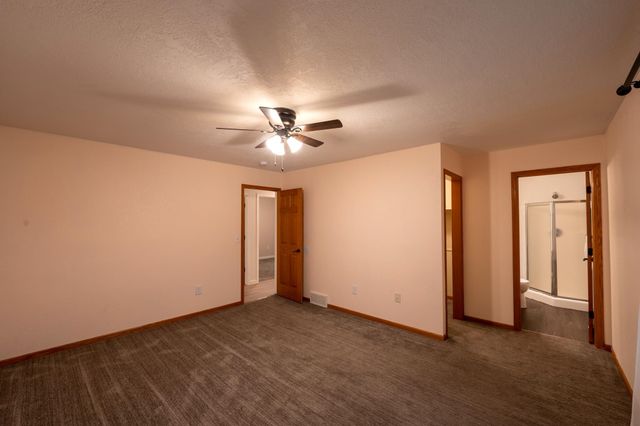 4725 SE 30th Ave SE, Minot, ND 58701