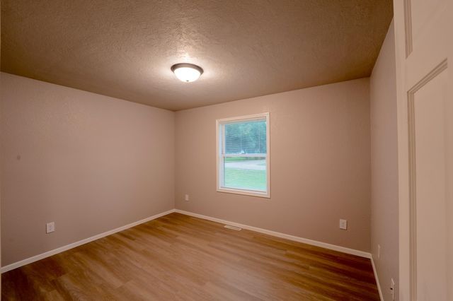4725 SE 30th Ave SE, Minot, ND 58701