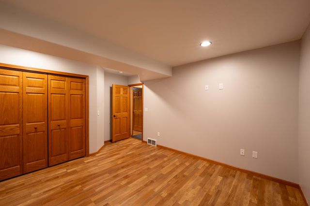 4725 SE 30th Ave SE, Minot, ND 58701