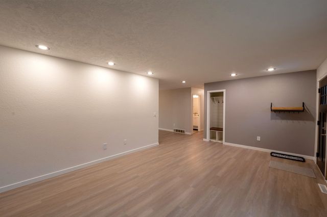 4725 SE 30th Ave SE, Minot, ND 58701