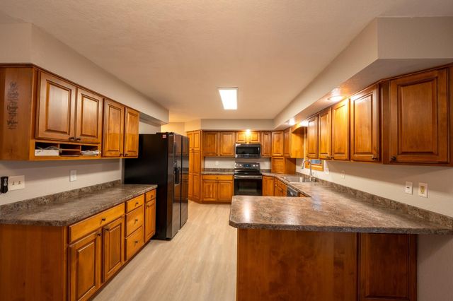 4725 SE 30th Ave SE, Minot, ND 58701