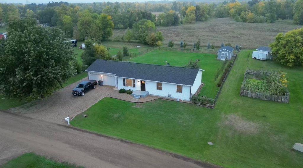 4725 SE 30th Ave SE, Minot, ND 58701
