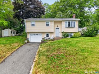 73 Warren Avenue, Groton, CT 06355