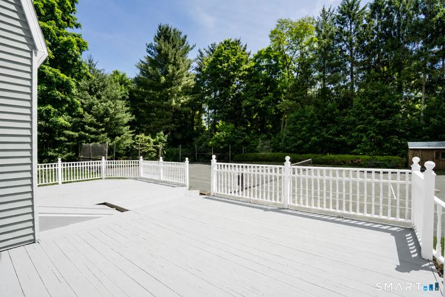 290 Old Farms Road, Simsbury, CT 06070